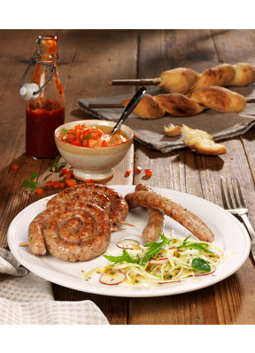 pouletwurst-grillschnecke-ketchup-schlagenbrot-salat